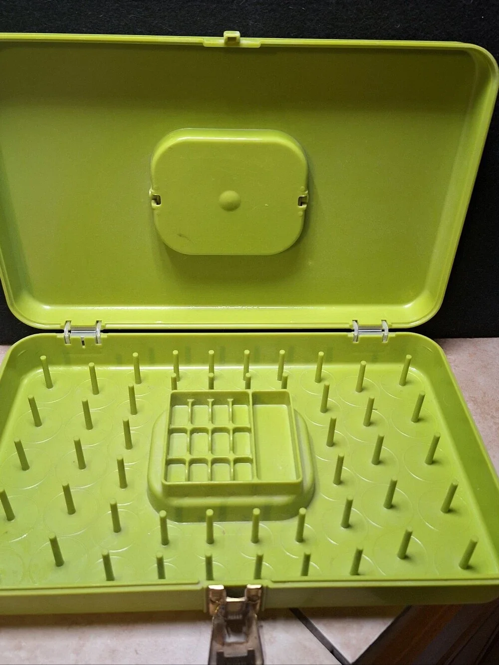 VTG Wilson Wil-Hold Sewing Box Thread/Bobbin Holders Avocado Green 13” X 8”x 2.5